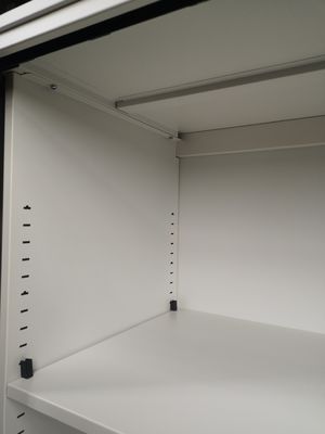 Medio cabinete de archivo de la puerta de Tambour de la altura con 2 estantes ajustables
